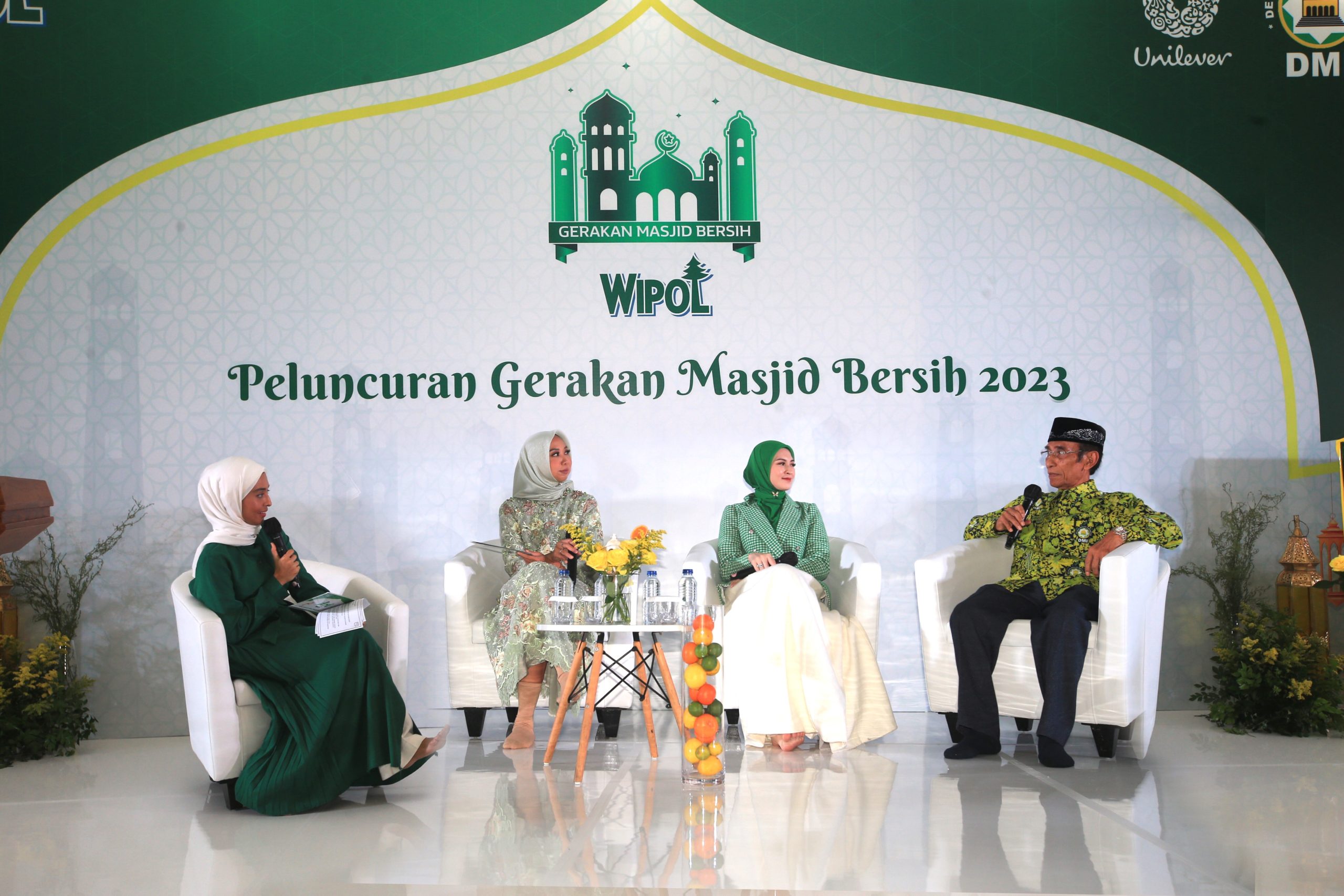 Unilever Indonesia Melalui Wipol, dan DMI Kembali Hadirkan GMB 2023 untuk Berikan Perlindungan Higienis bagi 20.000 Masjid di Bulan Ramadhan